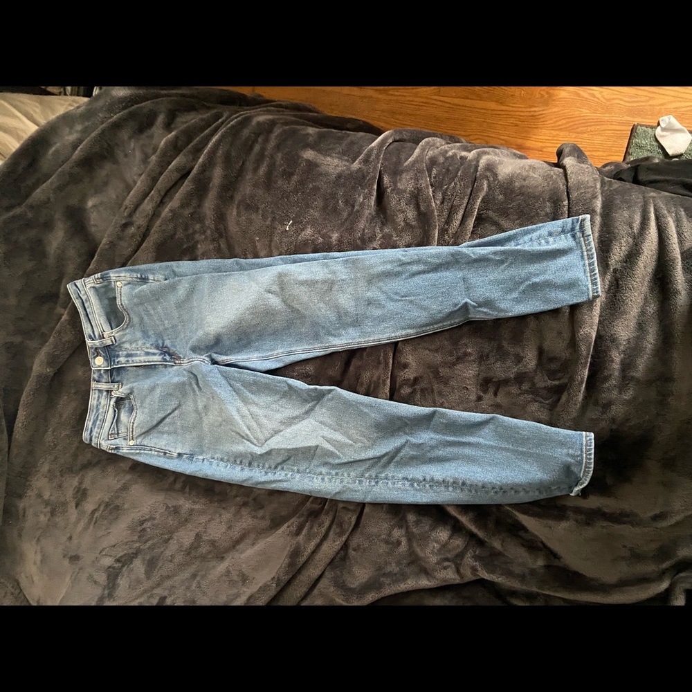American Eagle Mom Jean